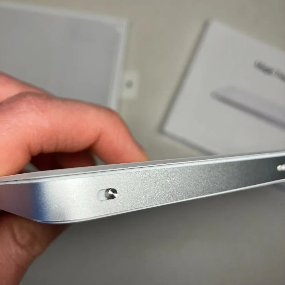 Beautiful Apple Magic Trackpad 2 (A1535) - MK2D3AM/A (Lightning Port)
